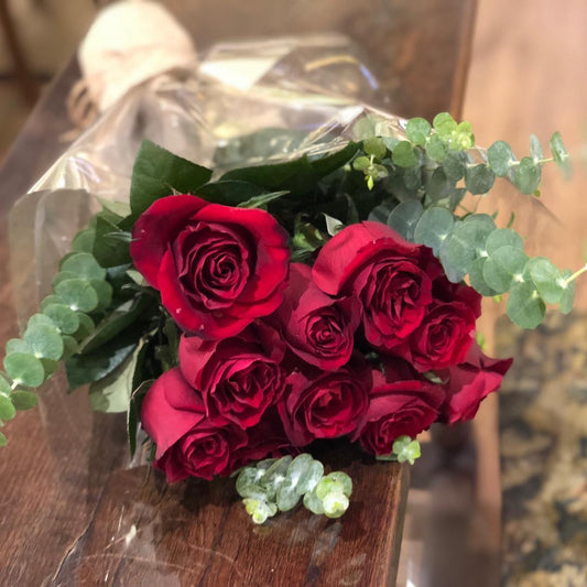 90: Classic Valentines bouquet (m-size)